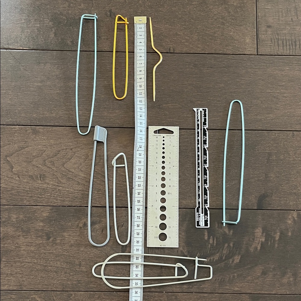 Assorted Knitting Set - Picture 2 of 3